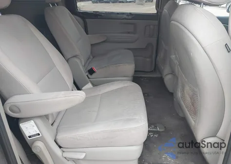 2016 Kia Sedona Lx z USA, uszkodzony, nr VIN KNDMB5C17G6175267